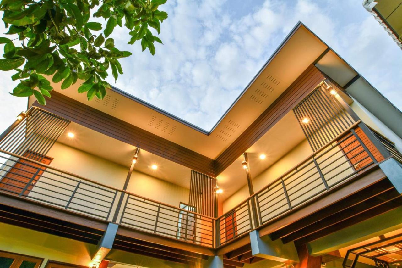 Sabua The Terrace Homestay Uthai Thani Exteriör bild